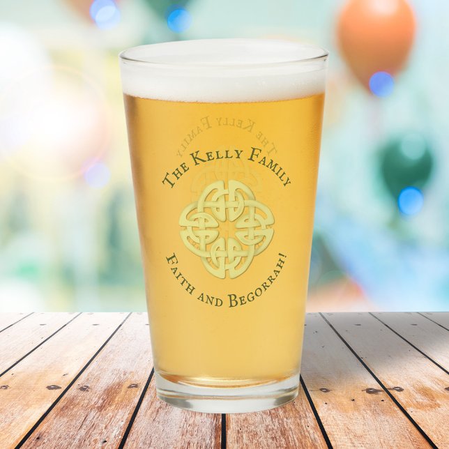Copo De Pint Clássica Dourada Céltica Cruzada Fé e Begorrah (Criador carregado)