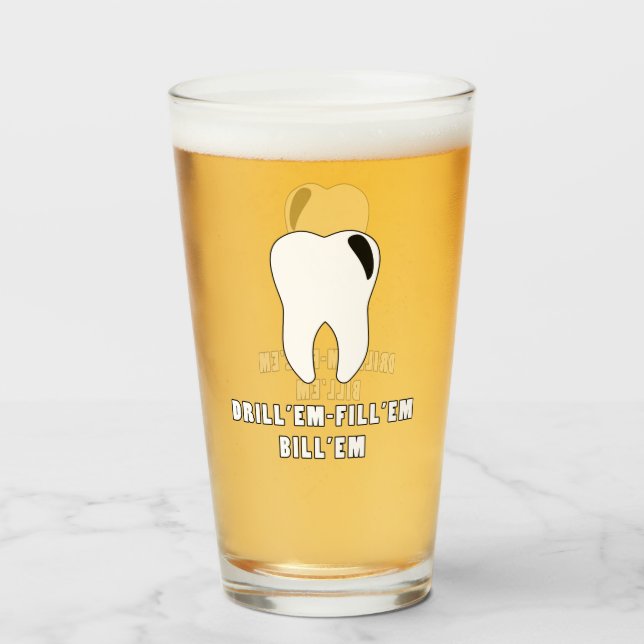 Copo De Pint Coloque-Os Enchendo A Taça De Dentista. (Frente (Preenchido))