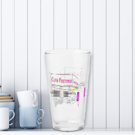 Copo De Pint Dois Gram Negativos Caminham Em Um Bar