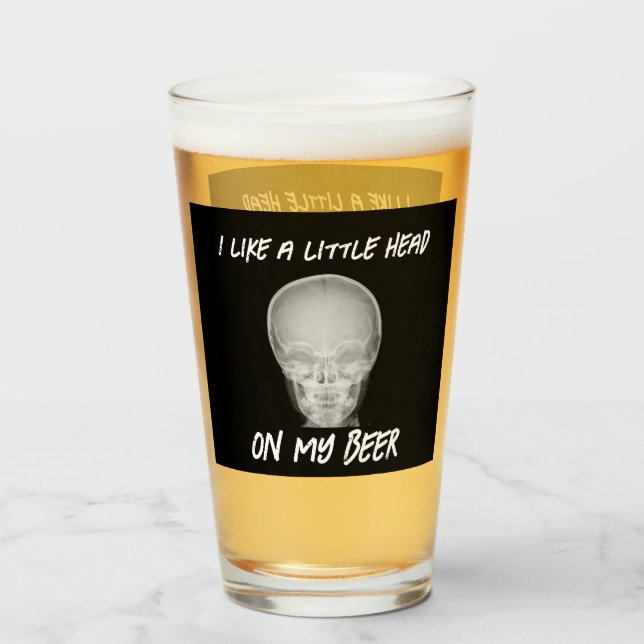 Copo De Pint Engraçado Um Cabeça Na Minha Cerveja (Traseira (Preenchido))