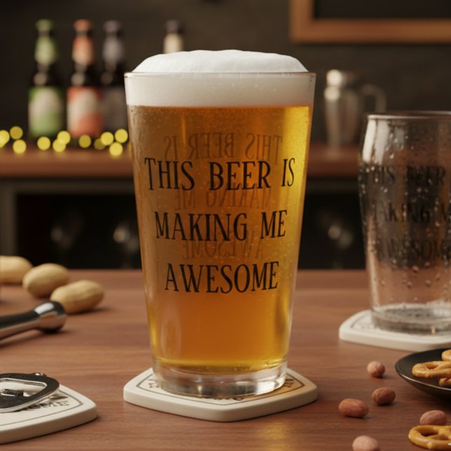Copo De Pint Esta cerveja está me deixando incrível Caneca (Criador carregado)