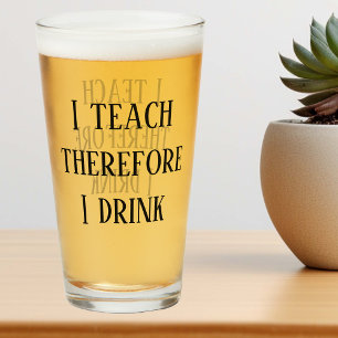 Copo De Pint Eu ensino-me conseqüentemente bebo o presente