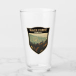 Copo De Pint Floresta Negra Alemanha Viagem Art Vintage<br><div class="desc">Floresta Negra num estilo de arte vetorial. A Floresta Negra é uma região montanhosa no sudoeste da Alemanha,  na fronteira com a França.</div>