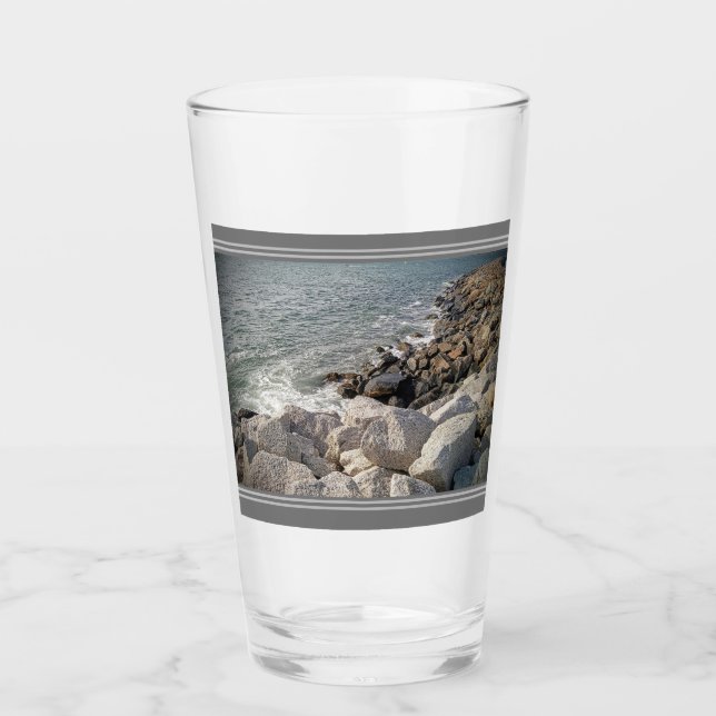 Copo De Pint Foto de Rocky Ocean Shore (Frente)