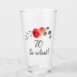 Copo De Pint Funny Watercolor Rosa vermelha Birthday Floral<br><div class="desc">70 de de Rosa vermelha de Aniversário Engraçado Vidro Floral de Aniversário. Flor de aquarela e galhos com citação inspiradora 70 e daí por diante. Excelente de presente para uma mulher ou um homem que comemora o 70 e tem senso de humor.</div>