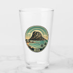 Copo De Pint Ibiza Espanha Rock Es Vedra Crachá Arte<br><div class="desc">Ibiza retro vetor viagem design. Ibiza é uma das ilhas Baleares,  um arquipélago de Espanha no Mar Mediterrâneo.</div>