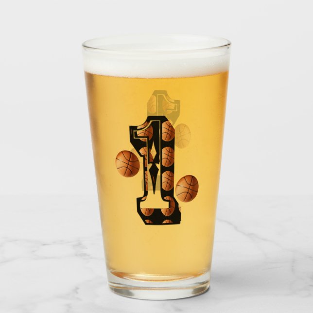 Copo De Pint Jogadores De Basquete Número Um Com Bolas De Basqu (Frente (Preenchido))