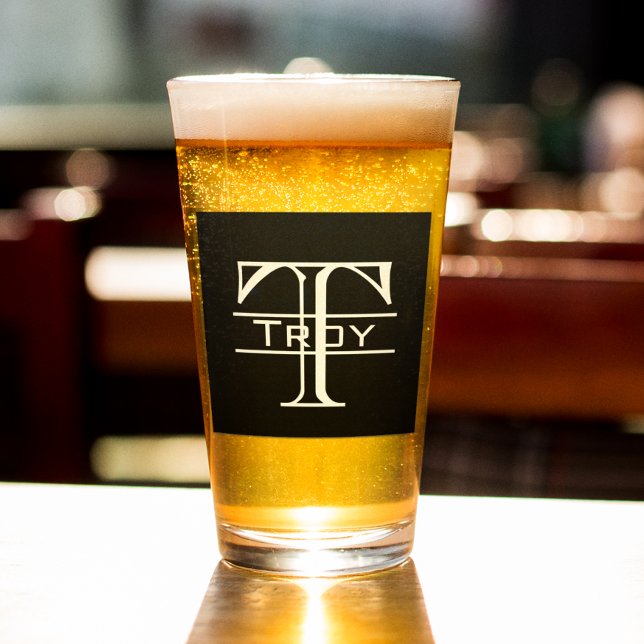 Copo De Pint Letra de Bloco Preto do Monograma Personalizado (Criador carregado)