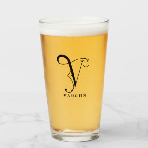 Copo De Pint Monograma clássico V inicial com vidro Sobrenome
