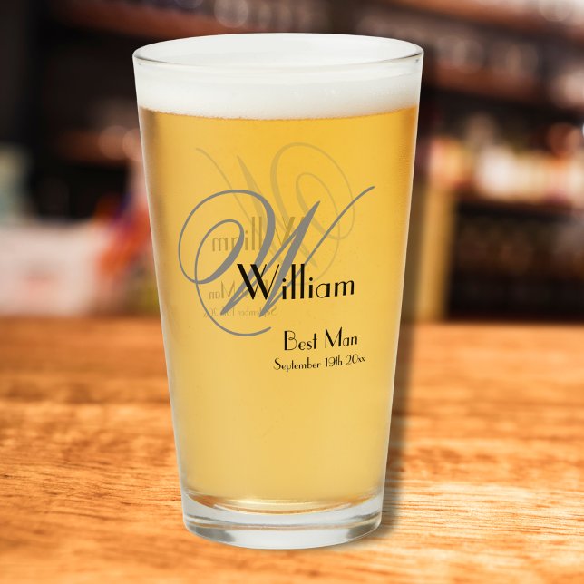 Copo De Pint Monograma Elegante do Melhor Homem de Casamento e  (The Elegant Monogram with Name and Date makes for a Cool Pint Glass Gift for your Best Man.)