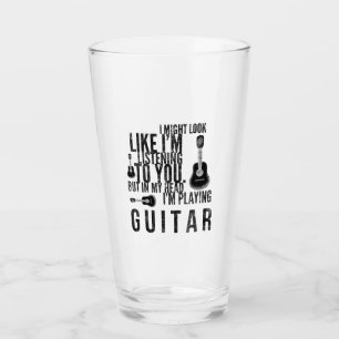 Copo De Pint na minha cabeça estou tocando violão