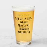 Não é um bebedor social Caneca engraçada