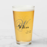 Copo De Pint Nome do Monograma Elegante do presente do padrinho<br><div class="desc">Padrinhos de casamento De padrinho de casamento Oferecem Nome Personalizado Do Monograma Elegante E Data De Vidro De Cerveja Clássica. Clique em personalizar este modelo para personalizá-lo com o Sobrenome do Padrinho de casamento Inicial, nome do Padrinho de casamento e data rápida e facilmente. Padrinho de casamento Gift Elegant Monogramme...</div>