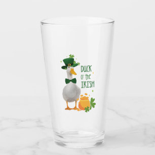 Copo De Pint Pato da Rua irlandesa. Dia dos Patricks