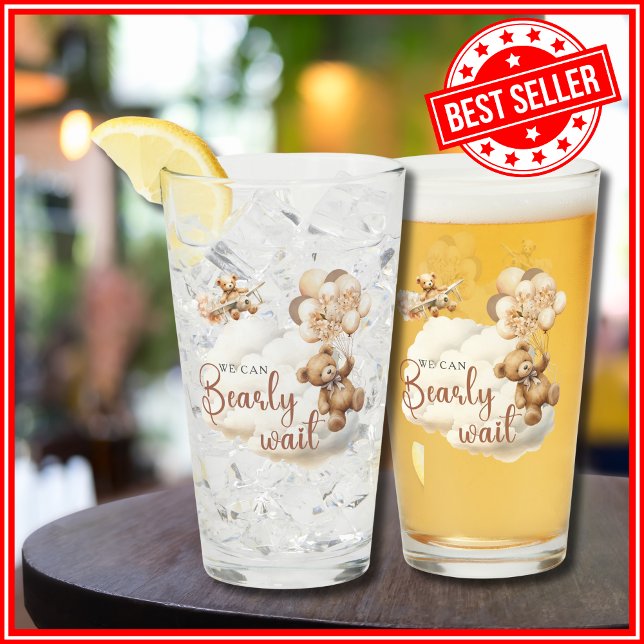 Copo De Pint Podemos Esperar O Bebendo Do Urso Bonito (Criador carregado)