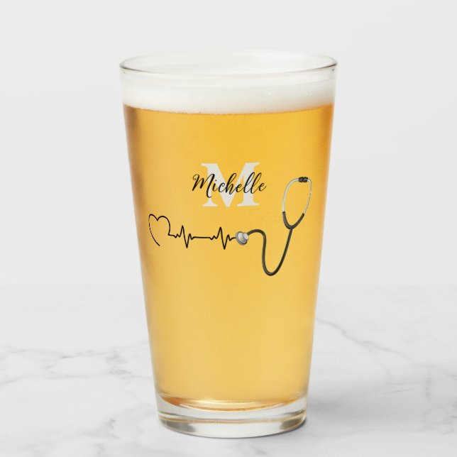 Copo De Pint Presente de Aposentadoria com Coração e Estetoscóp (Frente (Preenchido))