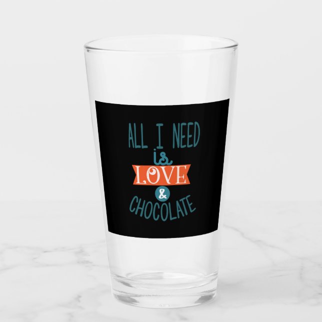 Copo De Pint Presente De casal Preciso De Amor E Chocolate (Frente)