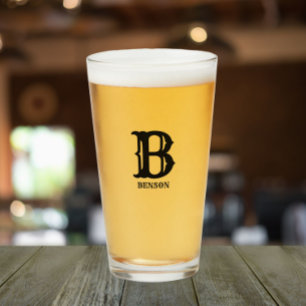 Copo De Pint Preto Estilizado Inicial e Sobrenome