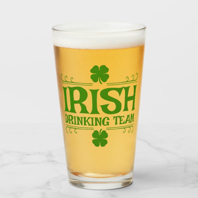 Copo De Pint Time de Bebedores Irlandeses Shamrock (Frente (Preenchido))