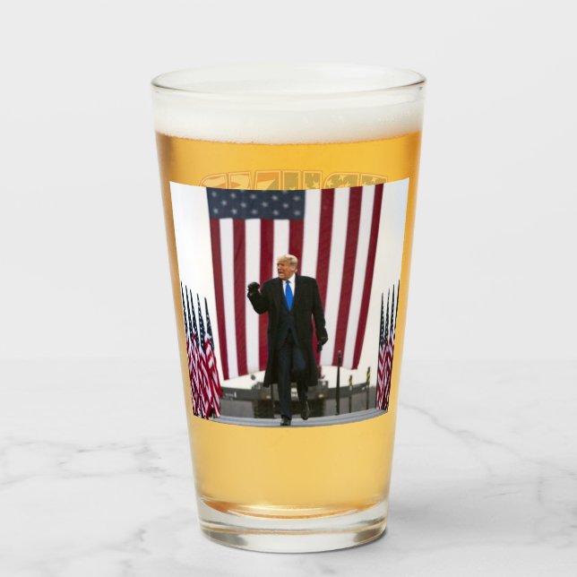 Copo De Pint Trump 2024 - Retire a América (Frente (Preenchido))
