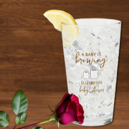 Copo De Pint Um Bebê Está Fazendo Chá de fraldas