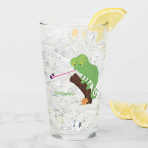Copo De Pint Um desenho animado de lagarto de camaleão verde e