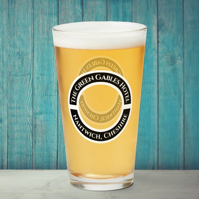 Copo De Pint Vidro de bebidas em hotel ou Bar (Criador carregado)