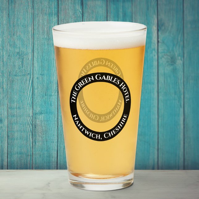 Copo De Pint Vidro de bebidas em hotel ou Bar (Criador carregado)
