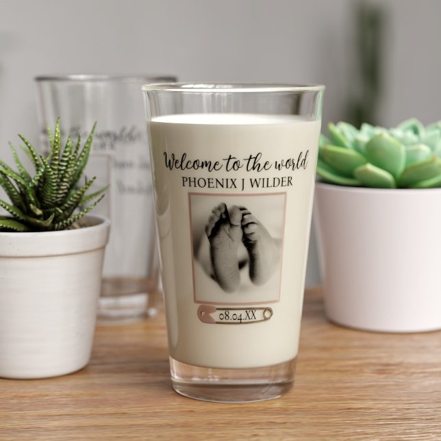 Copo De Pint Vidro do Keepsasasasaame de Foto de Menina (Welcome to the world little one. Just add your name and upload a photo to this lovely keepsake glass)