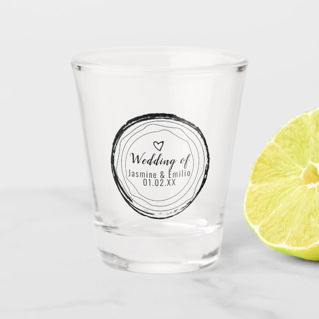 Copo De Shot Anéis Pretos de Casamento Coração Grão de Madeira  (Frente)