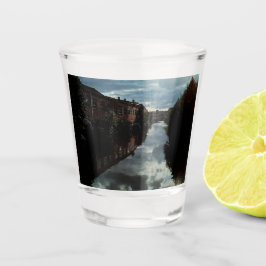Copo De Shot Ao longo do rio