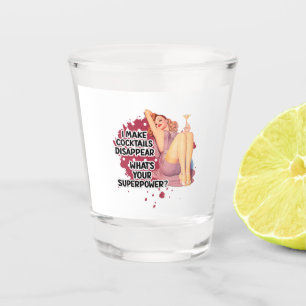 Copo De Shot Bebendo de Garota Retro Humor de Mulher Doméstica