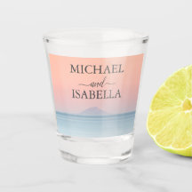 Casamento pelo mar sob o pôr do sol do céu de pêss