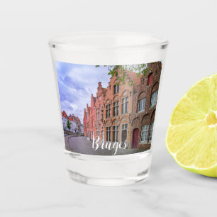 Copo De Shot Casas medievais de tijolos coloridos em Bruges, Bé