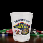 Copo De Shot Casino de viagem de Las Vegas do Partido de Bachel<br><div class="desc">Personalize sua própria despedida de solteiro para uma fuga de Las Vegas. Um legal vidro fotografado personalizado com grampos de casino de jogo, como um baralho, chips de pôquer e roda de roleta com Vegas Trip em um roteiro amarelo. Presentes divertidos para os seus padrinhos de casamento e o melhor...</div>