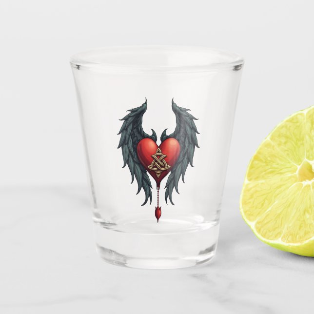 Copo De Shot Celtic elegance with a heart and wings.  (Frente)