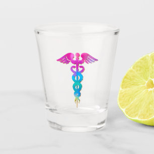 Copo De Shot Design de logotipo médico charmoso e colorido