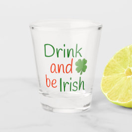 Copo De Shot Dia de São Patrício de trevo verde e vermelho