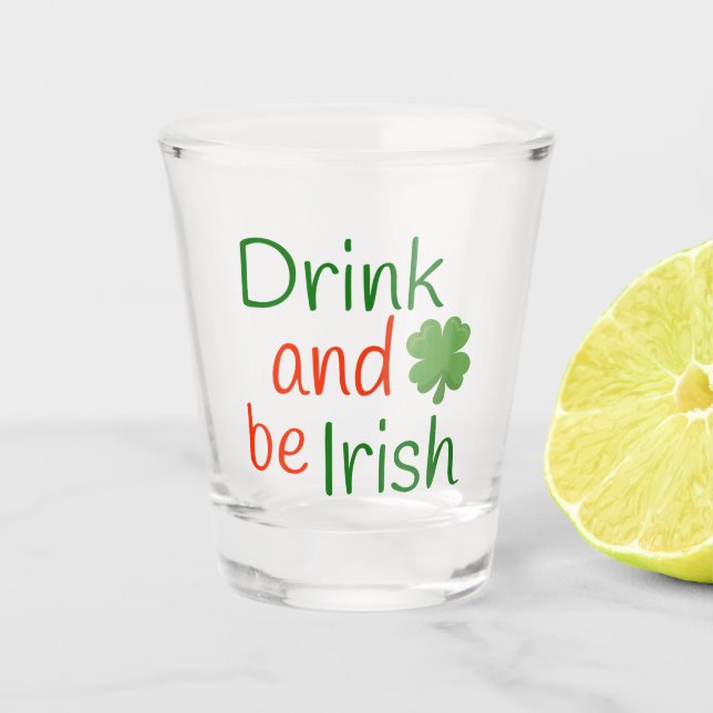 Copo De Shot Dia de São Patrício de trevo verde e vermelho (Frente)