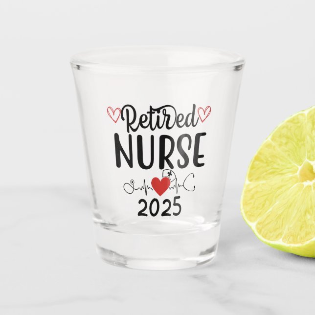 Copo De Shot Enfermeira Aposentada é presente de aposentadoria  (Frente)