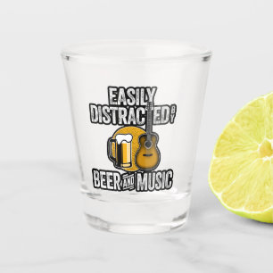Copo De Shot Facilmente distraído por Cerveja e Música