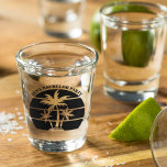 Copo De Shot Festa de Solteiro na Praia Casamento de Destino no<br><div class="desc">Palmeiras legais em um copo de shot personalizado elegante para festa de solteiro ou presente para os padrinhos. Personalize esses copos de shot legais para o seu casamento de destino. Eles são perfeitos para toda a comitiva trazer para um jantar de ensaio em um retiro na ilha ou para o...</div>