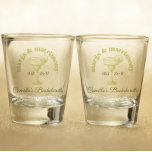 Copo De Shot Festa Tropical Bachelorette<br><div class="desc">Margs & Matrimony retro bachelorette party temático com óculos com uma nova paleta de cor verde que traz um toque de vibração tropical para sua celebração.</div>