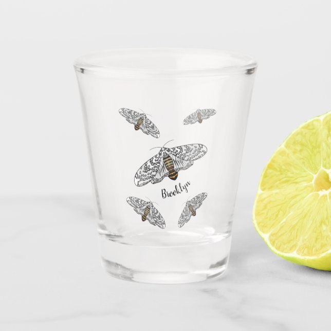 Copo De Shot Giant leopard moth cartoon illustration  (Frente)
