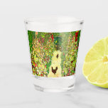 Copo De Shot Gustav Klimt Garden com Galinhas<br><div class="desc">Vidro quente com pintura a óleo de Gustav Klimt Garden com Roosters (1917). Duas galinhas marrons ficam no caminho do jardim. Lindas flores rosa,  vermelhas e brancas florescem ao longo do caminho. Um presente de excelente para fãs de Arte Nouveau e de Arte Austríaca.</div>