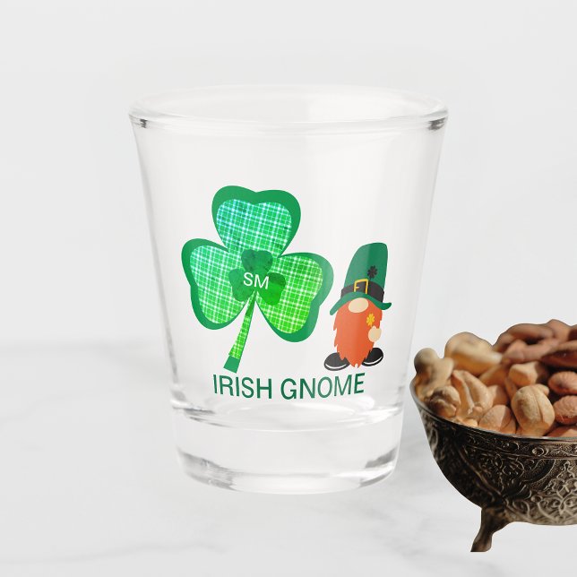 Copo De Shot Irlandês Gnomo Monograma Shamrock St Patricks (Irish Gnome Monogram Shamrock St Patrick's Shot Glass)