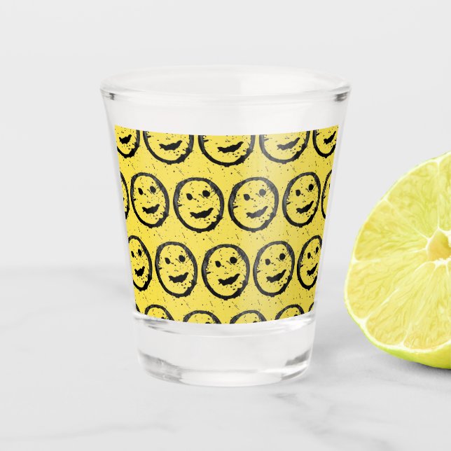 Copo De Shot Legal Sleep Happy Smiling padrão facial amarelo (Frente)
