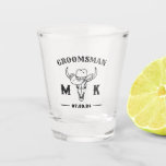 Copo De Shot Monograma de Padrinhos de casamento Personalizados<br><div class="desc">Presentes personalizados para padrinhos de casamento com o antigo tema do cowboy ocidental. Decorado com chapéu de cowboy com fonte ocidental antiga. As cores do texto e do plano de fundo são editáveis usando a Ferramenta Design para ajustado da sua ocasião. Obtenha este presente personalizado para casamento, despedida de solteiro,...</div>