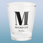 Copo De Shot Nome do Monograma do Melhor Homem<br><div class="desc">Design de um monograma minimalista de tipografia moderna que pode ser mudado para personalizar. Perfeito por agradecer ao seu Melhor Homem ou Padrinho de casamento por toda sua ajuda e apoio em fazer seu casamento incrível.</div>