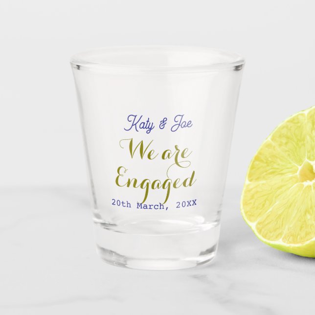 Copo De Shot Nós estamos Noivos nome data dourado roxo elegante (Frente)